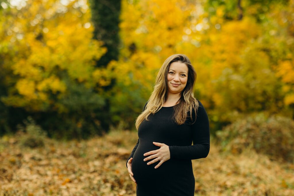 A fall maternity photo session in Philadelphia, PA by Alexa Nahas Photography 