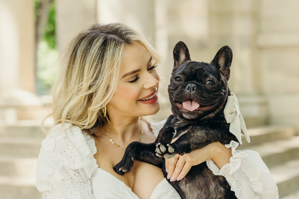 a summer pet photo session in Center City Philadelphia at the Rodin Museum. 
