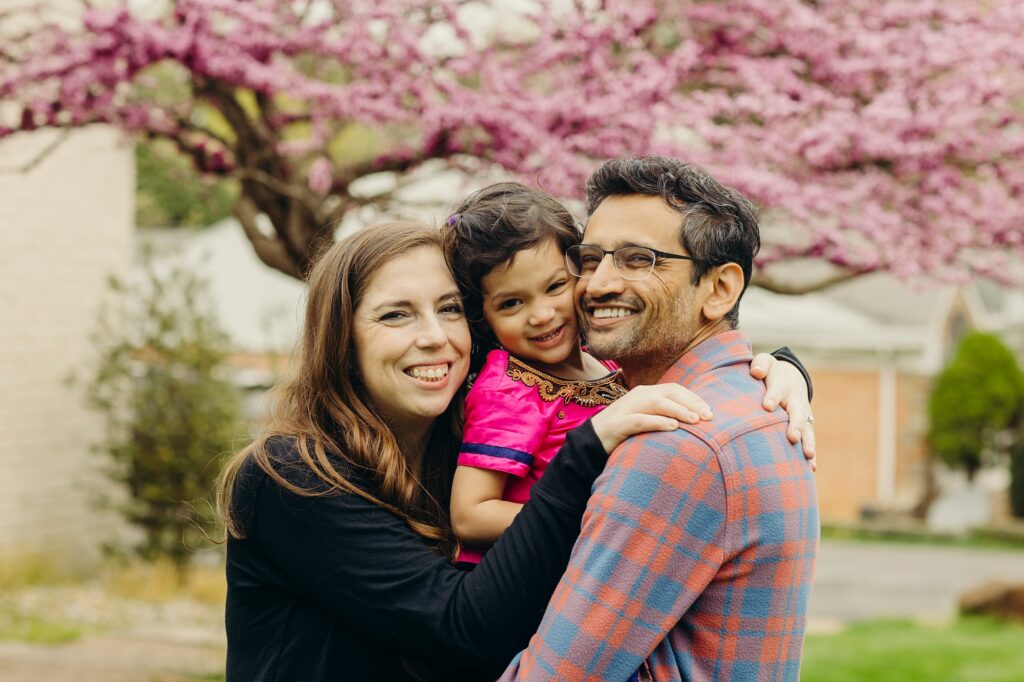 Lifestyle family photoshoot in the spring in Pennsylvania. 