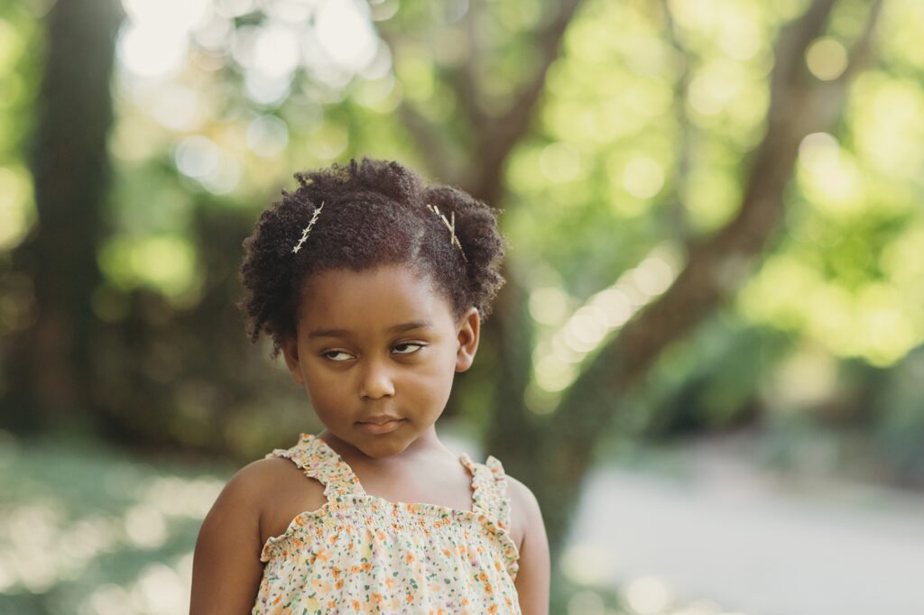 lifestyle family photo session in Wissahickon Park in Philadelphia. 